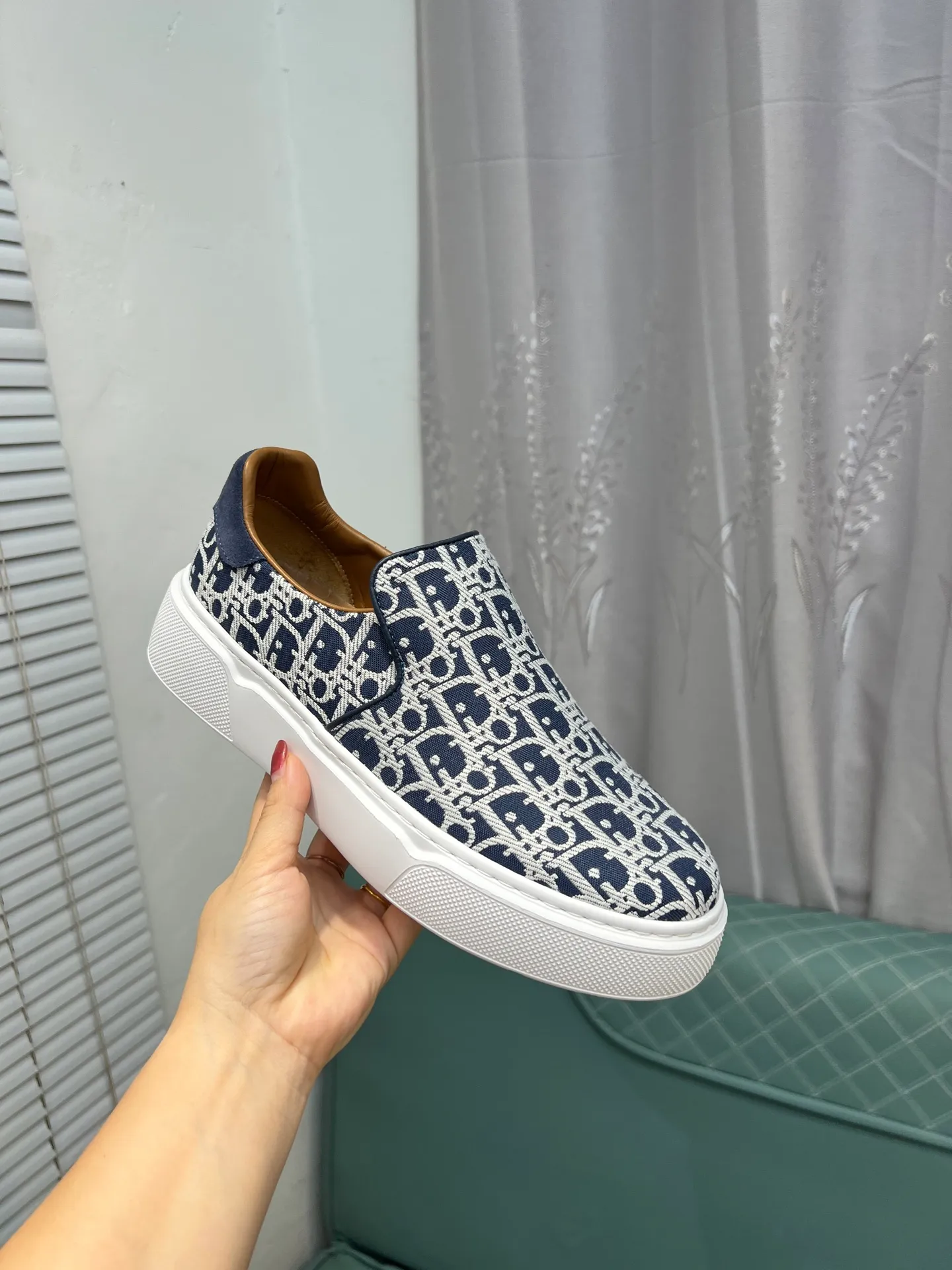 Men's shoes 💰380 The latest DiOr shipment, using imported top-grade jacquard fabric with cowhide design 👍 Breathable mesh lining, comfortable to wear, lightweight, original last mold, official website 1:1, private mold outsole, non-slip, color, multiple colors available, code number 38 to 44 (45 can be ordered)
